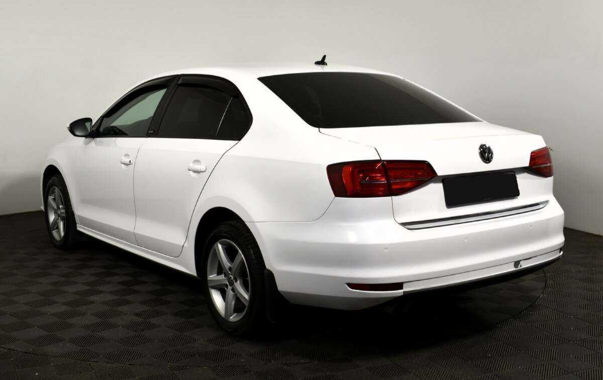 Купить Volkswagen Jetta с пробегом. Фото: #4