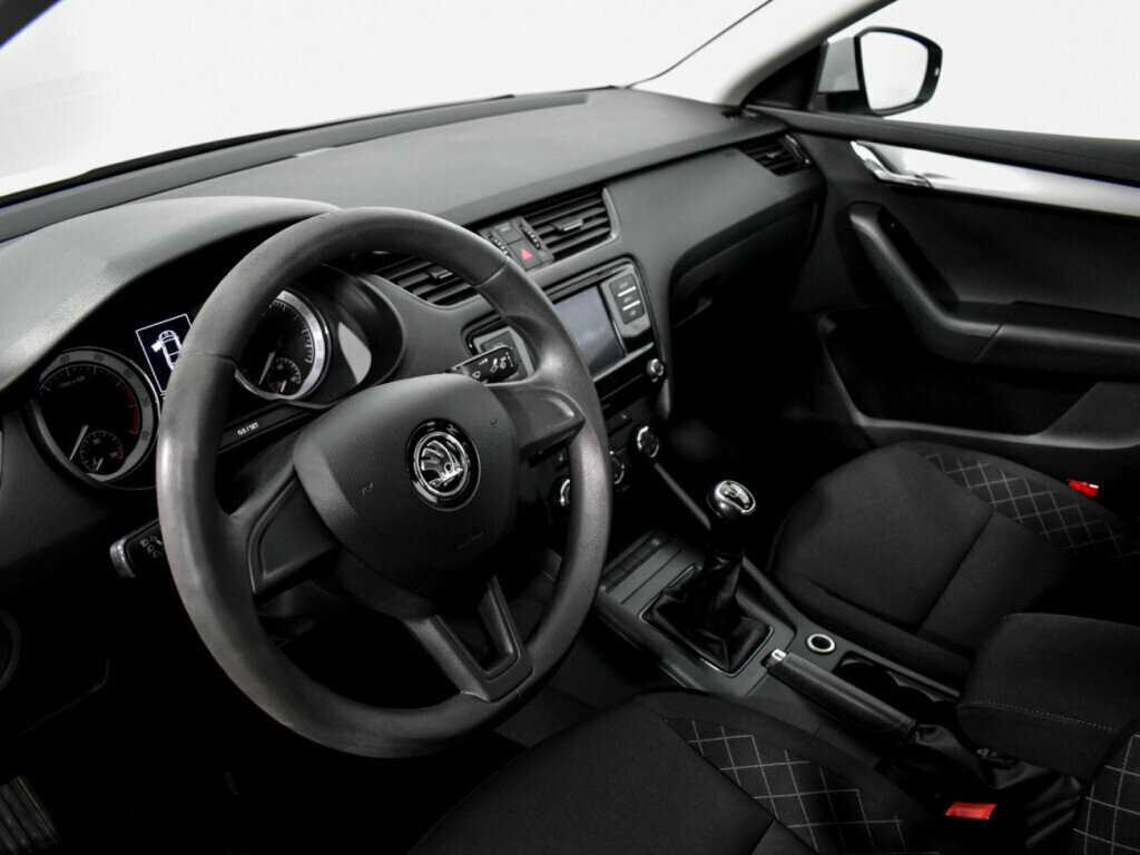 Купить Skoda Octavia с пробегом. Фото: #6