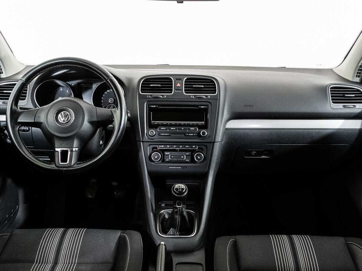 Купить Volkswagen Golf с пробегом. Фото: #9