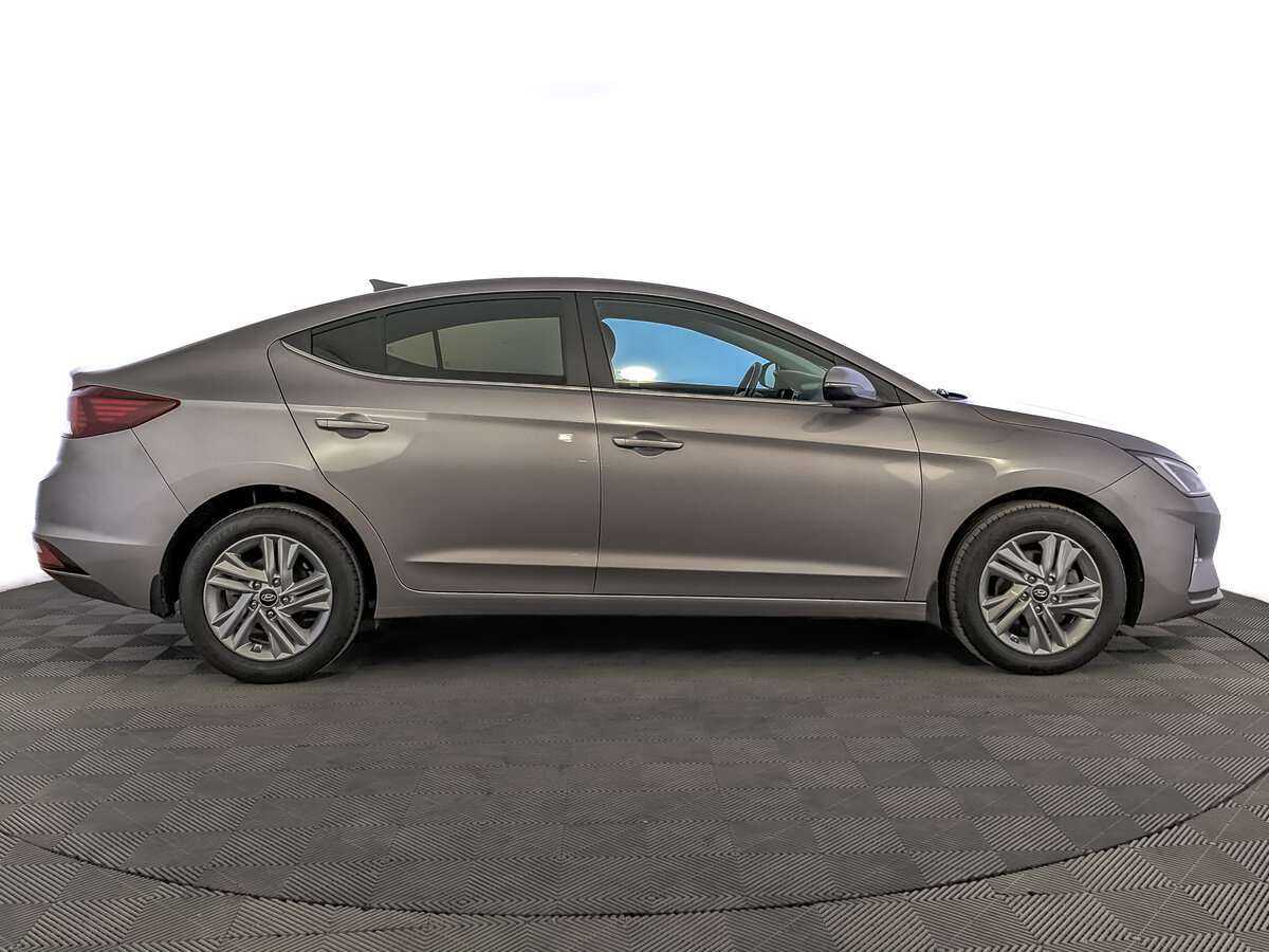 Купить Hyundai Elantra с пробегом. Фото: #3