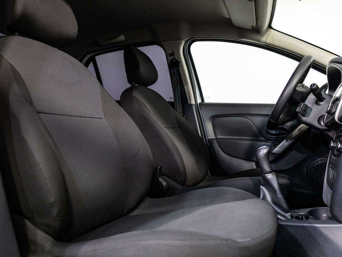 Купить Renault Logan с пробегом. Фото: #9