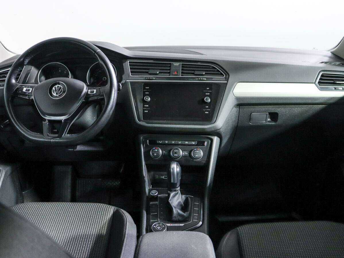 Купить Volkswagen Tiguan с пробегом. Фото: #9
