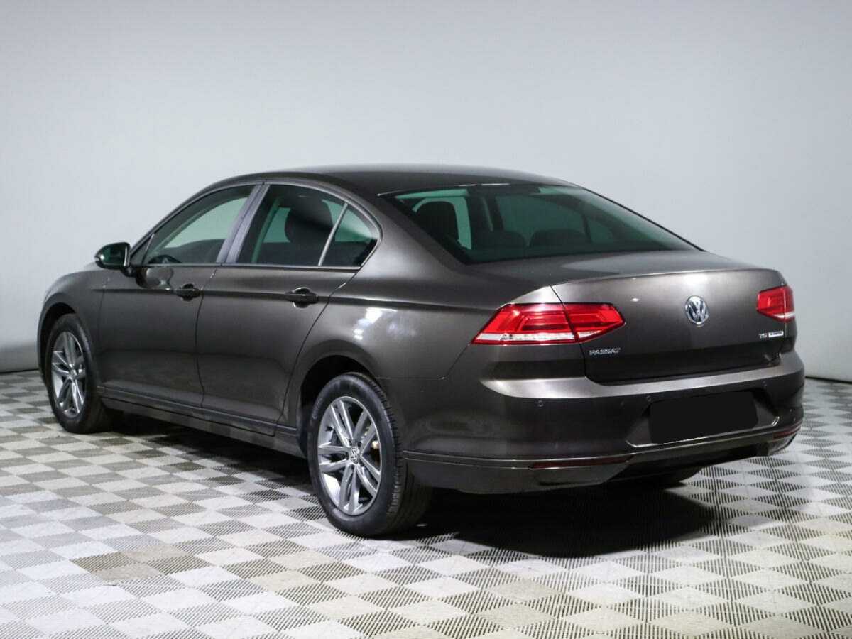 Купить Volkswagen Passat с пробегом. Фото: #5