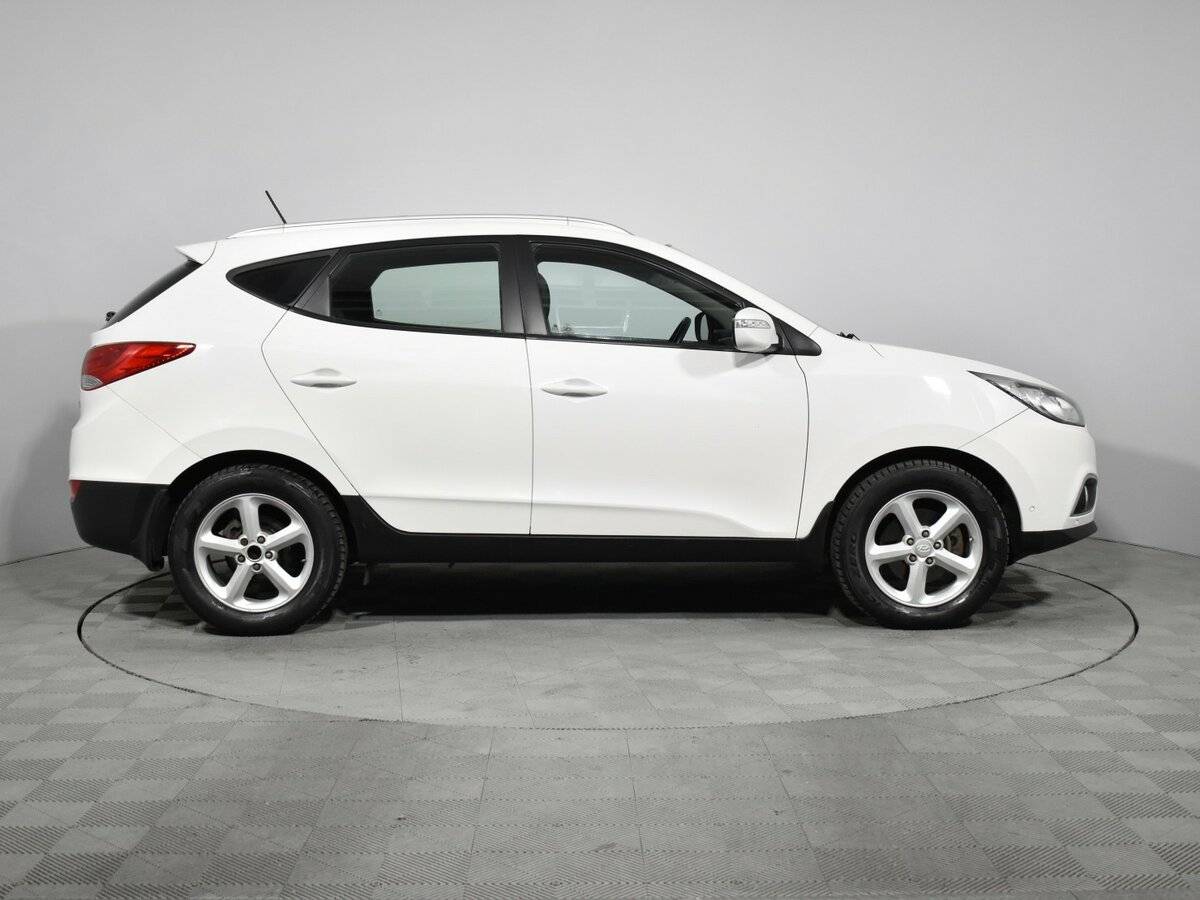 Купить Hyundai ix35 с пробегом. Фото: #3