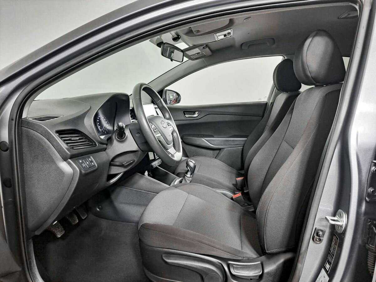 Купить Hyundai Solaris с пробегом. Фото: #11