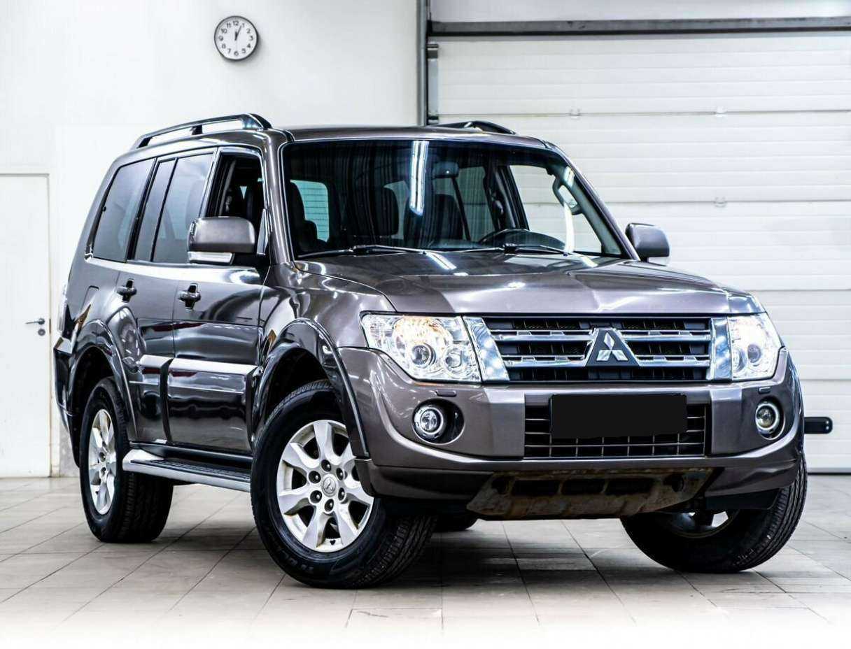 Купить Mitsubishi Pajero с пробегом. Фото: #1