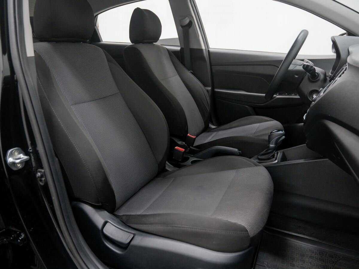 Купить Hyundai Solaris с пробегом. Фото: #4