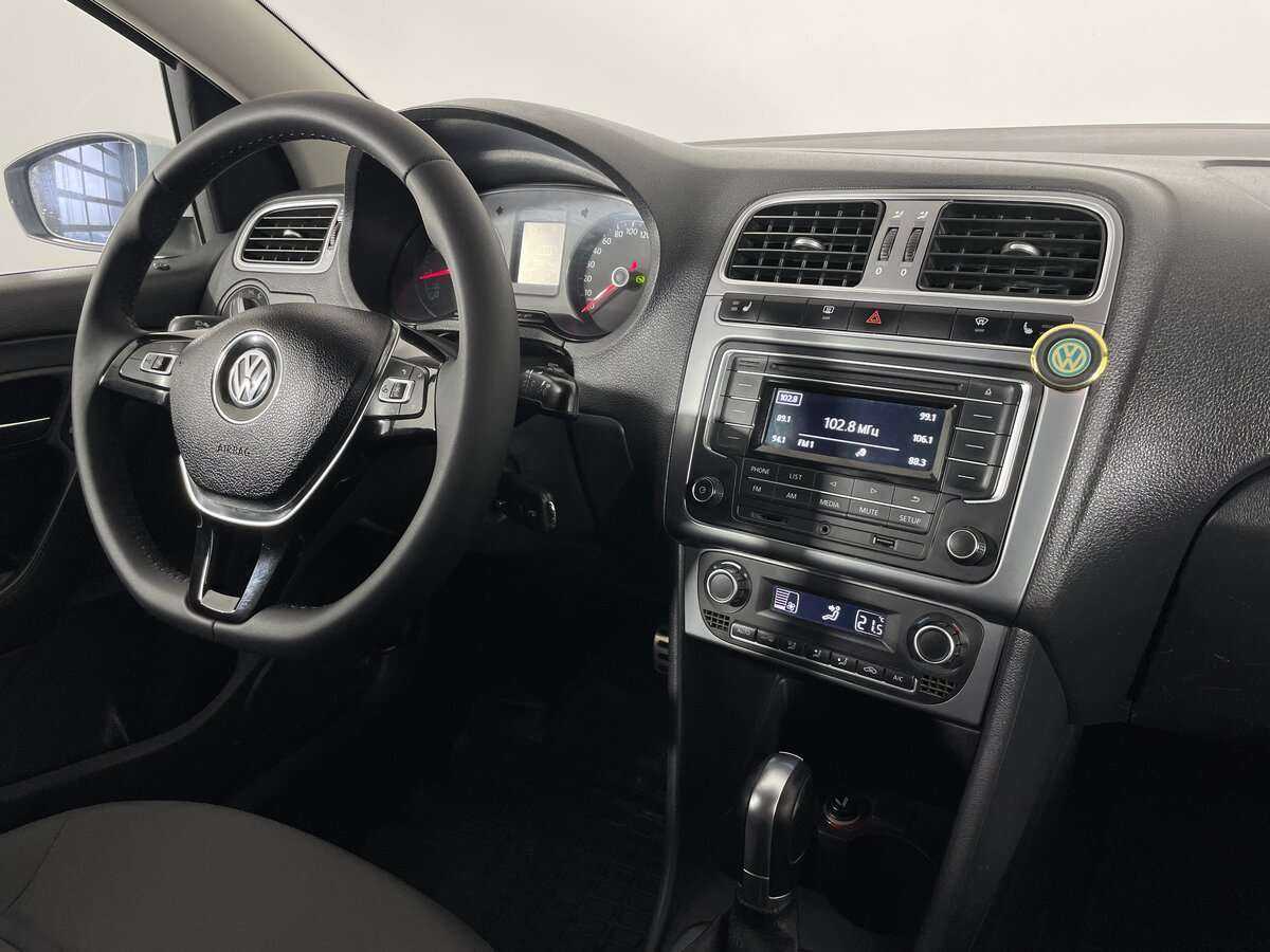 Купить Volkswagen Polo с пробегом. Фото: #10