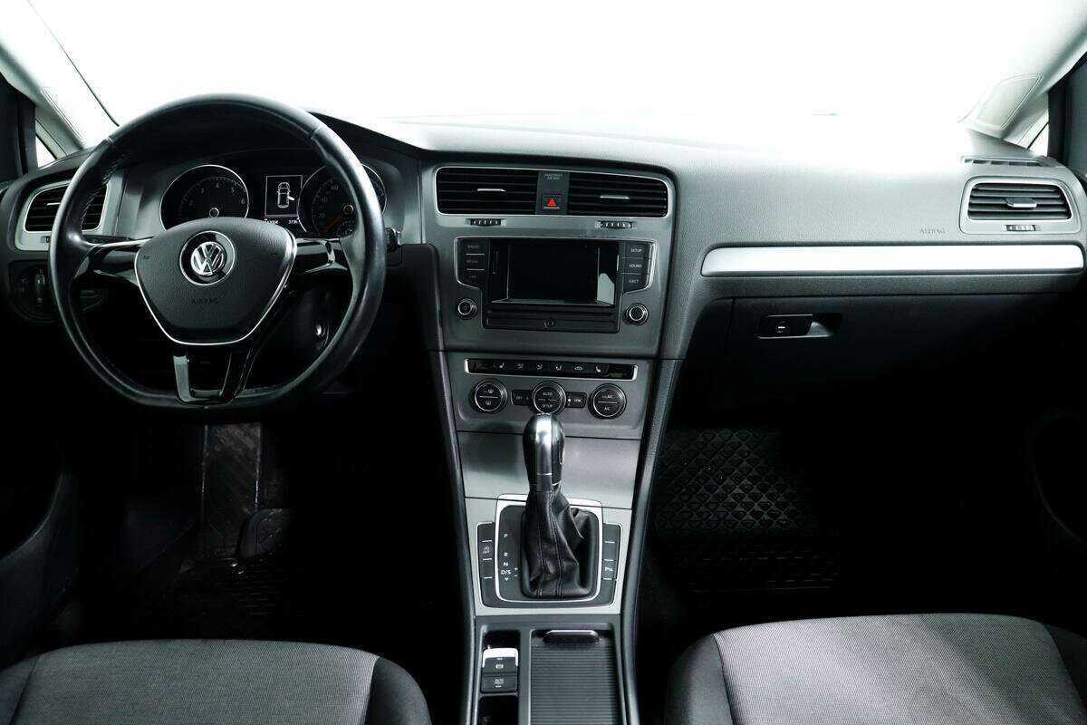 Купить Volkswagen Golf с пробегом. Фото: #10