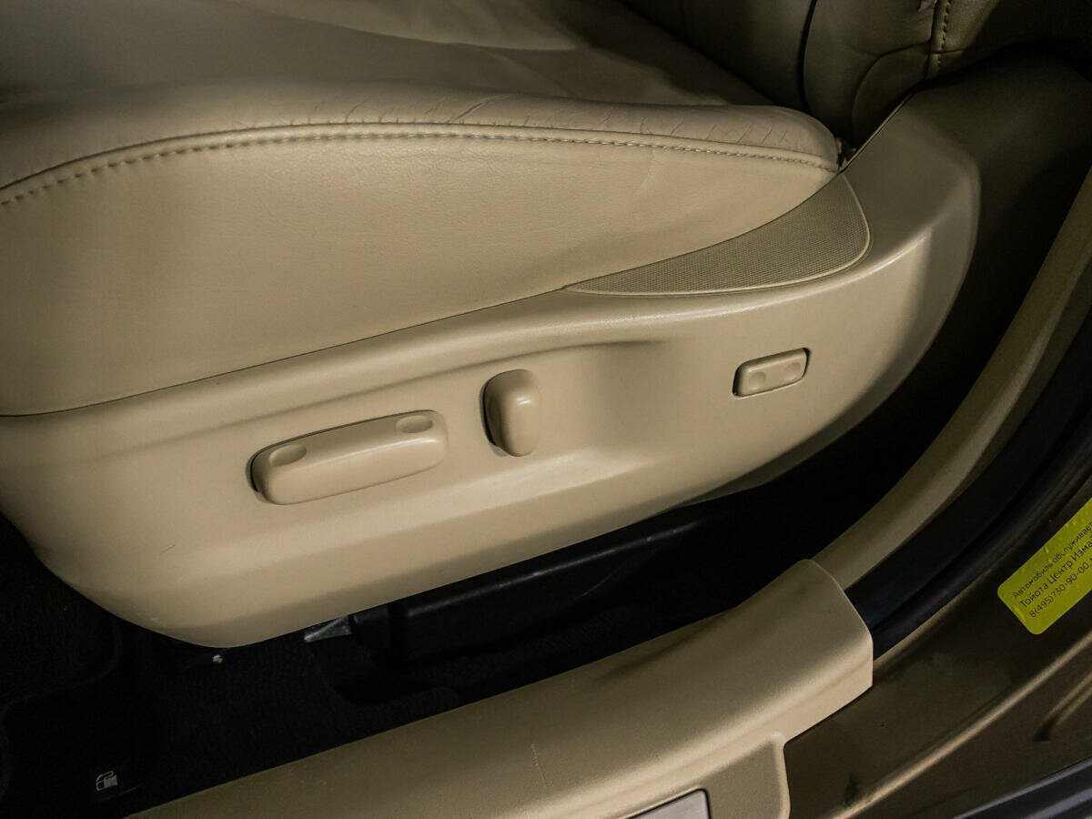 Купить Toyota Venza с пробегом. Фото: #17