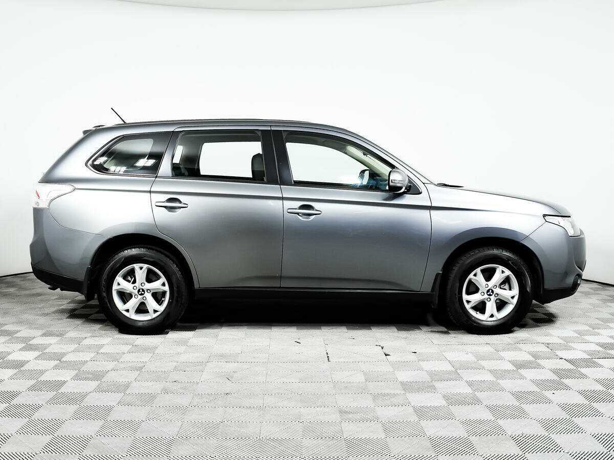 Купить Mitsubishi Outlander с пробегом. Фото: #3