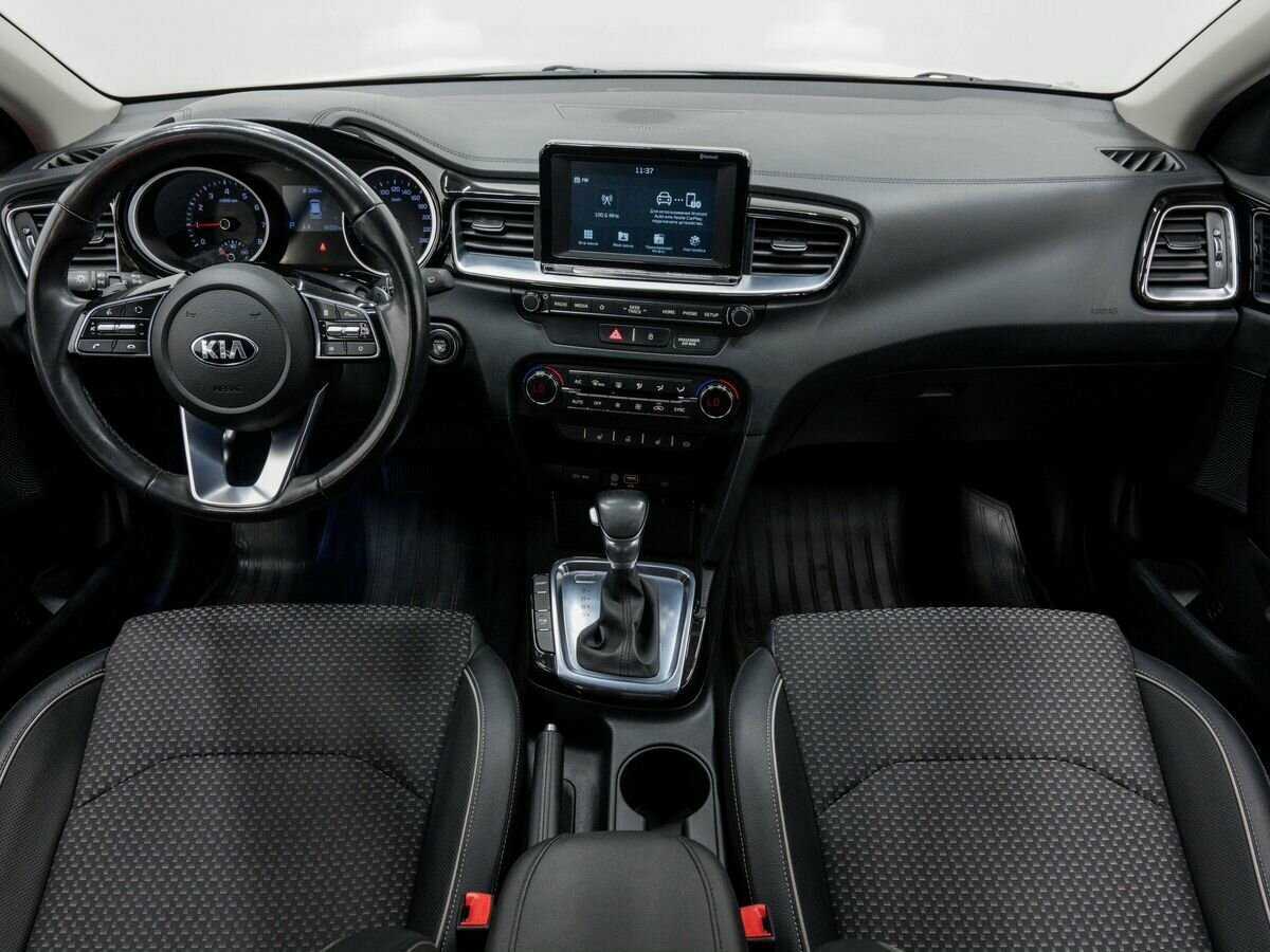 Купить Kia Ceed с пробегом. Фото: #10
