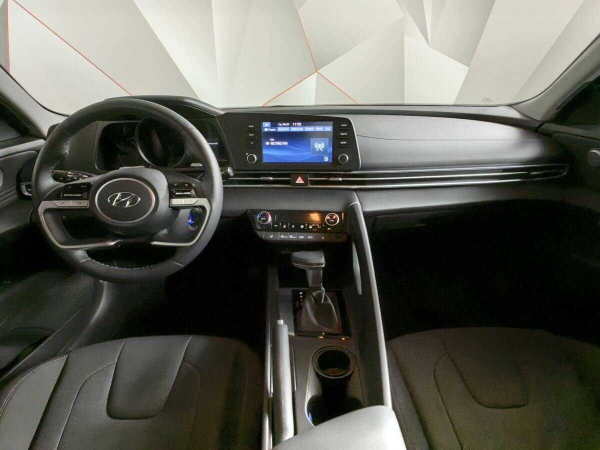 Купить Hyundai Elantra с пробегом. Фото: #9