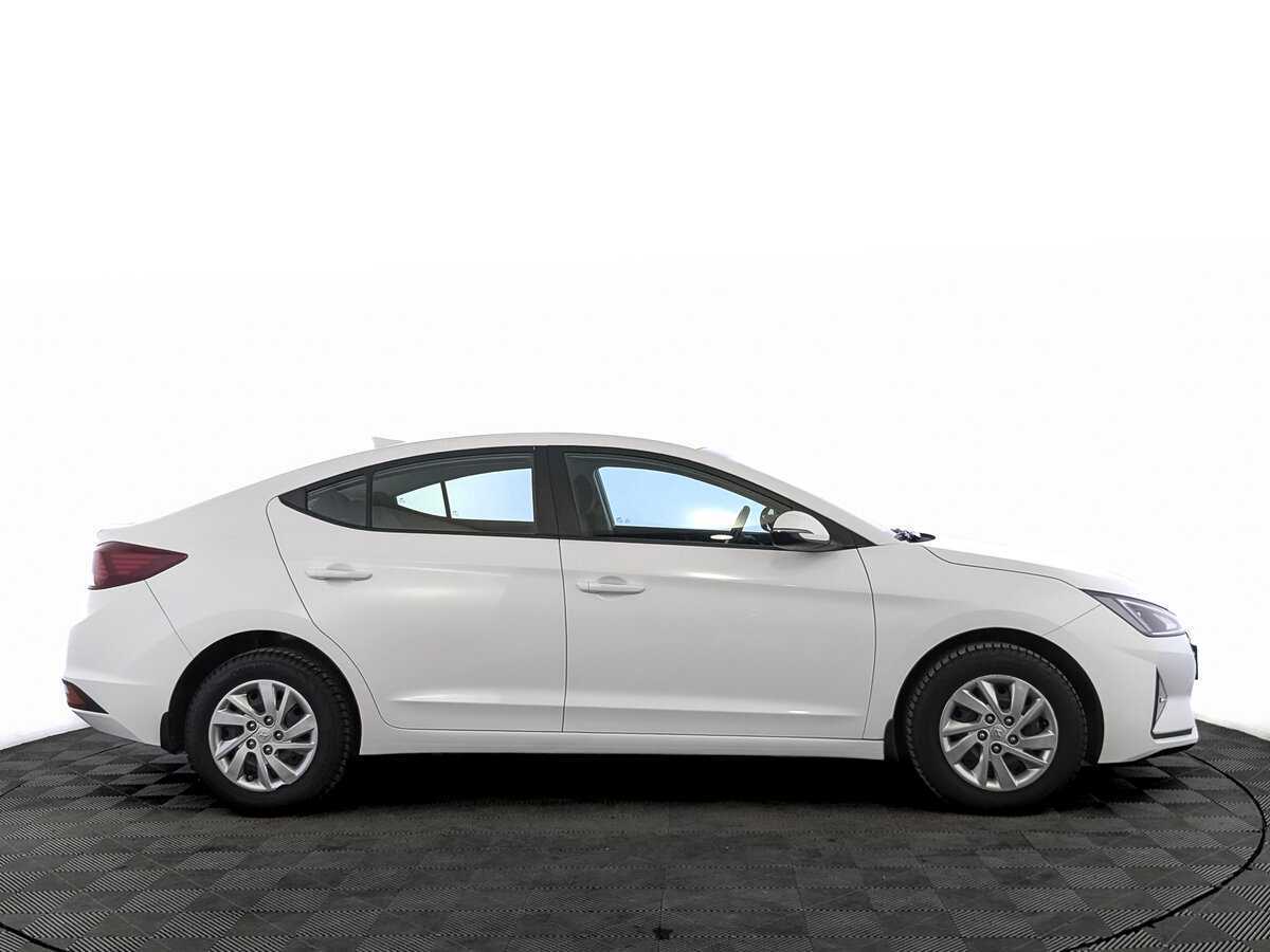 Купить Hyundai Elantra с пробегом. Фото: #3
