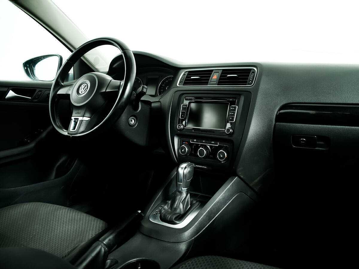 Купить Volkswagen Jetta с пробегом. Фото: #8