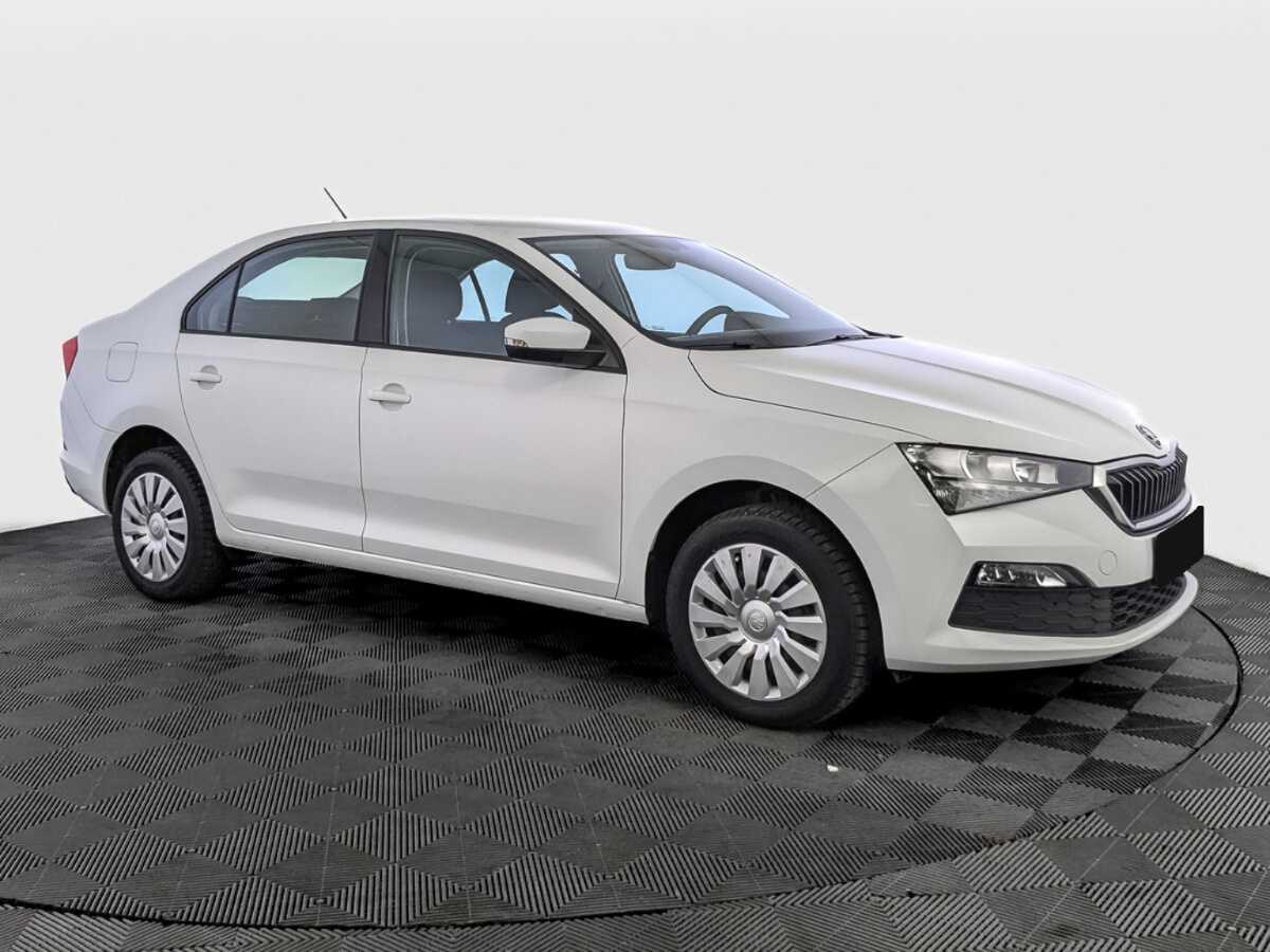Купить Skoda Rapid с пробегом. Фото: #2
