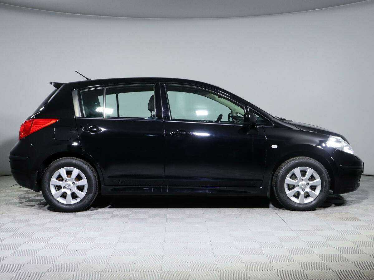 Купить Nissan Tiida с пробегом. Фото: #3