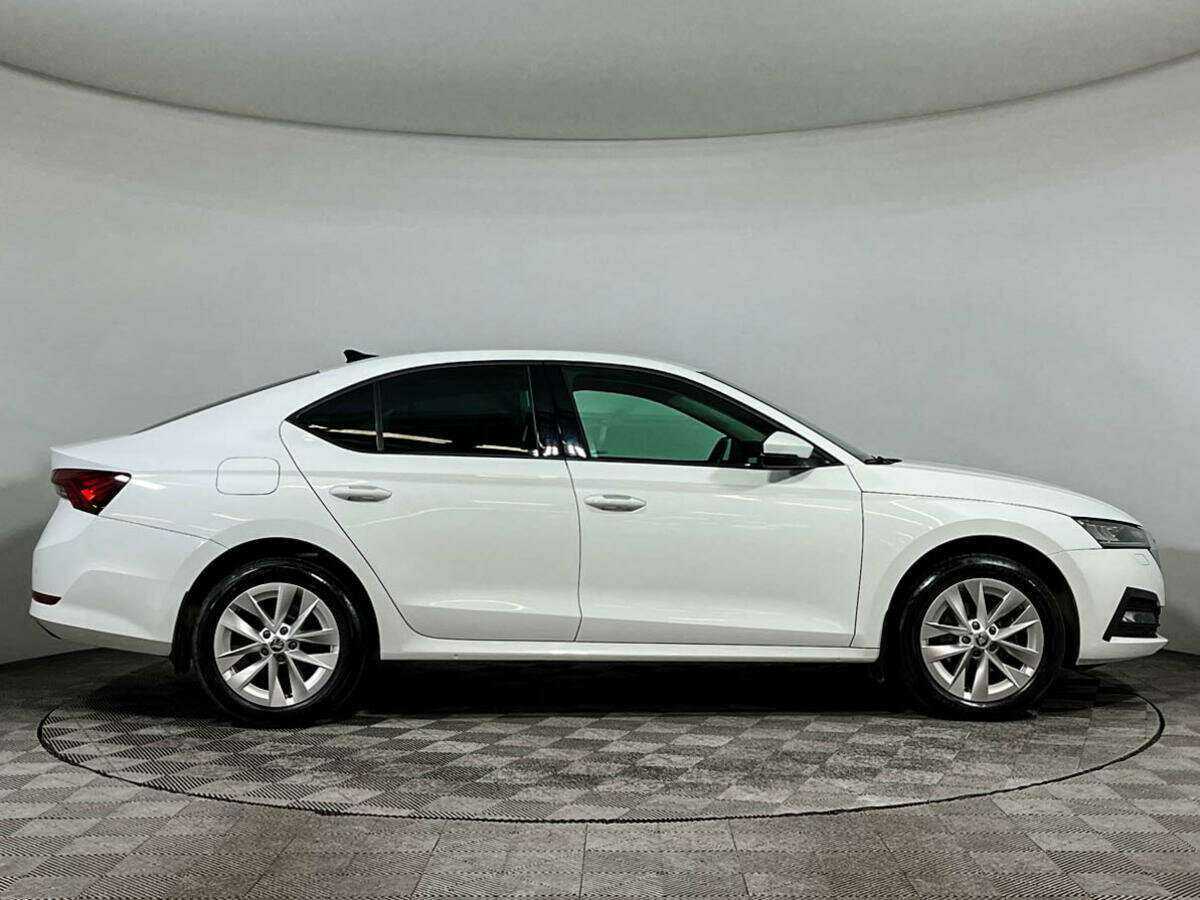Купить Skoda Octavia с пробегом. Фото: #3