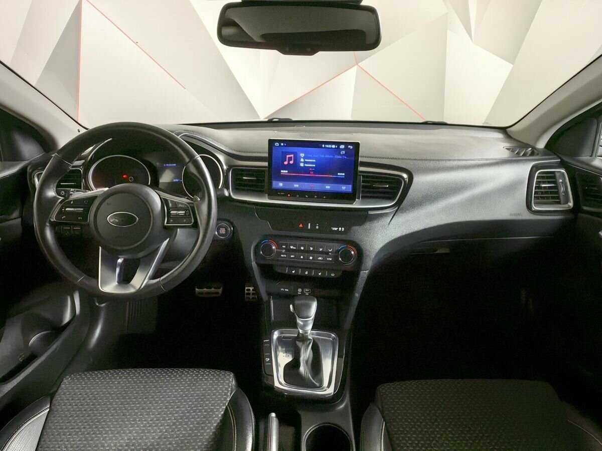 Купить Kia Ceed с пробегом. Фото: #8