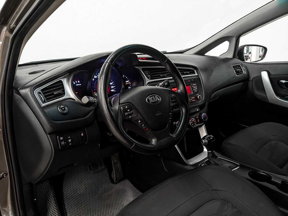 Купить Kia Ceed с пробегом. Фото: #14