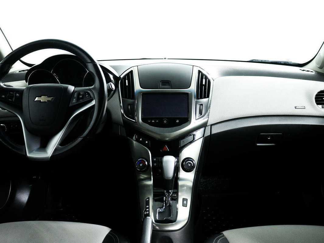 Купить Chevrolet Cruze с пробегом. Фото: #10
