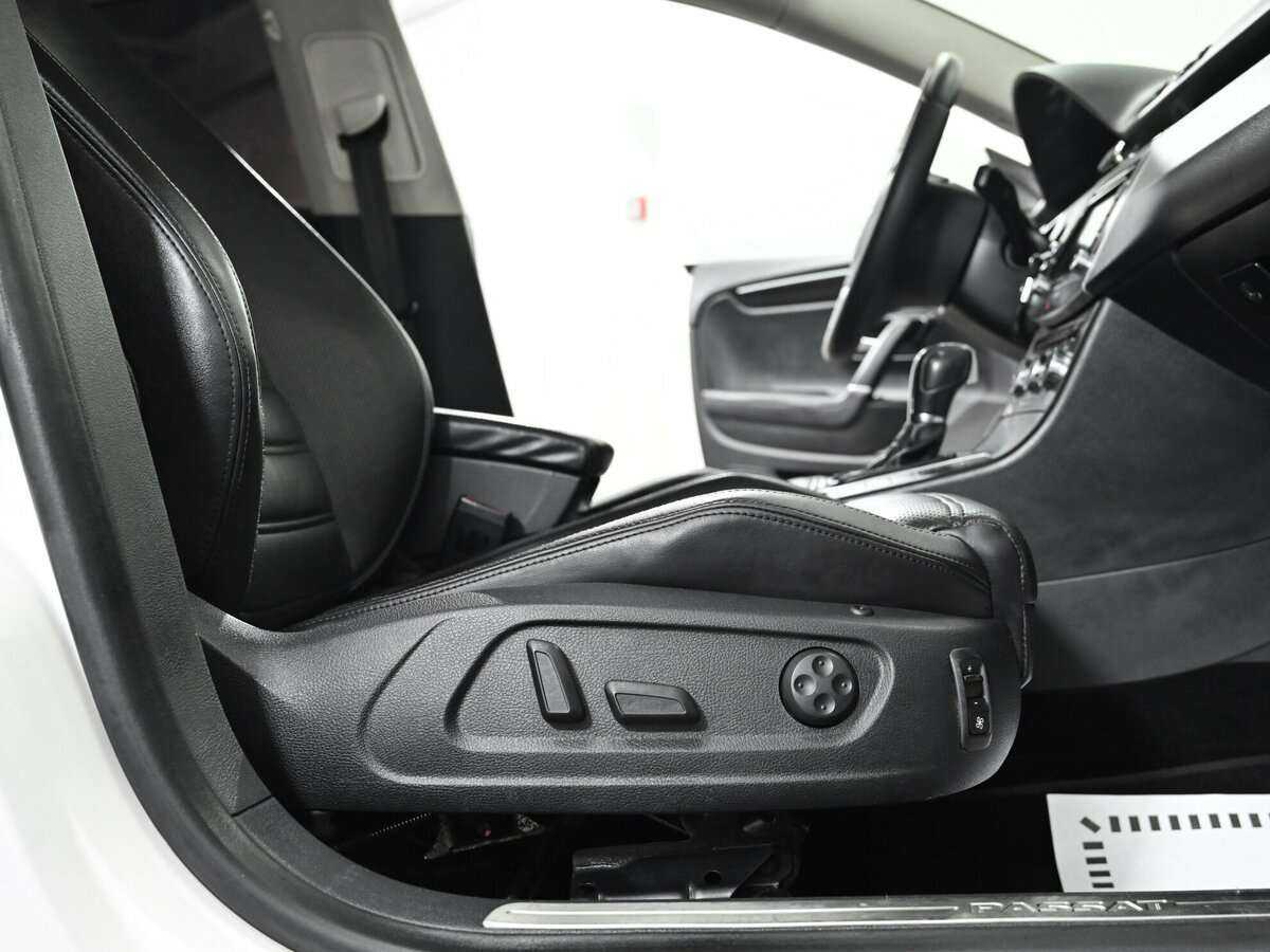 Купить Volkswagen Passat CC с пробегом. Фото: #9