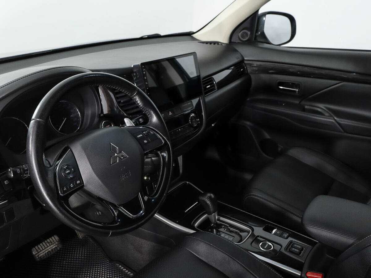 Купить Mitsubishi Outlander с пробегом. Фото: #9