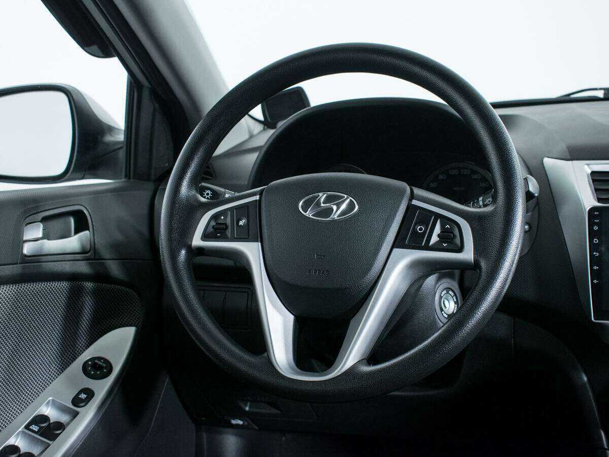 Купить Hyundai Solaris с пробегом. Фото: #13