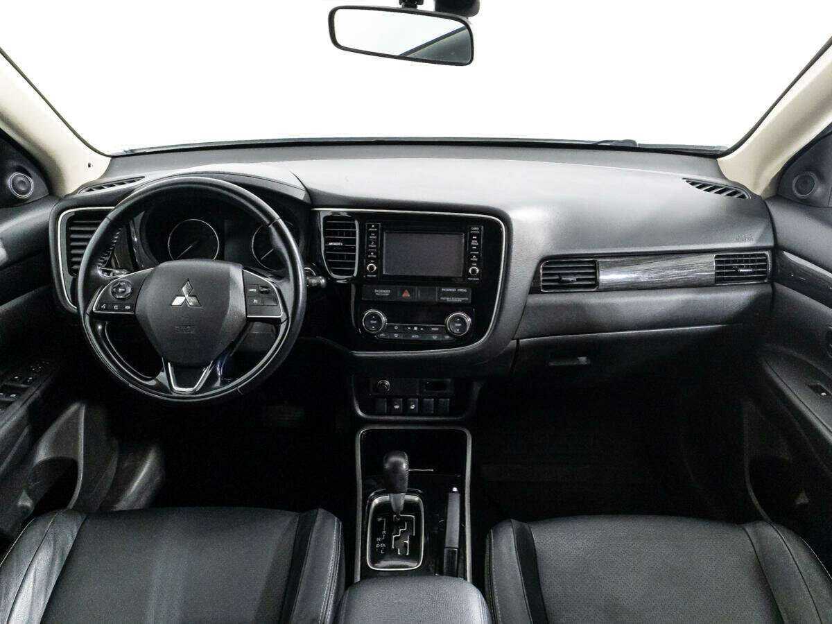Купить Mitsubishi Outlander с пробегом. Фото: #12