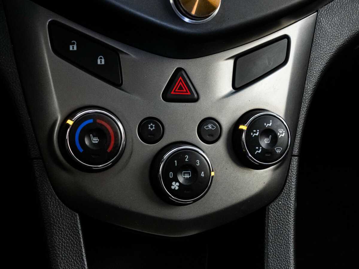 Купить Chevrolet Aveo с пробегом. Фото: #15