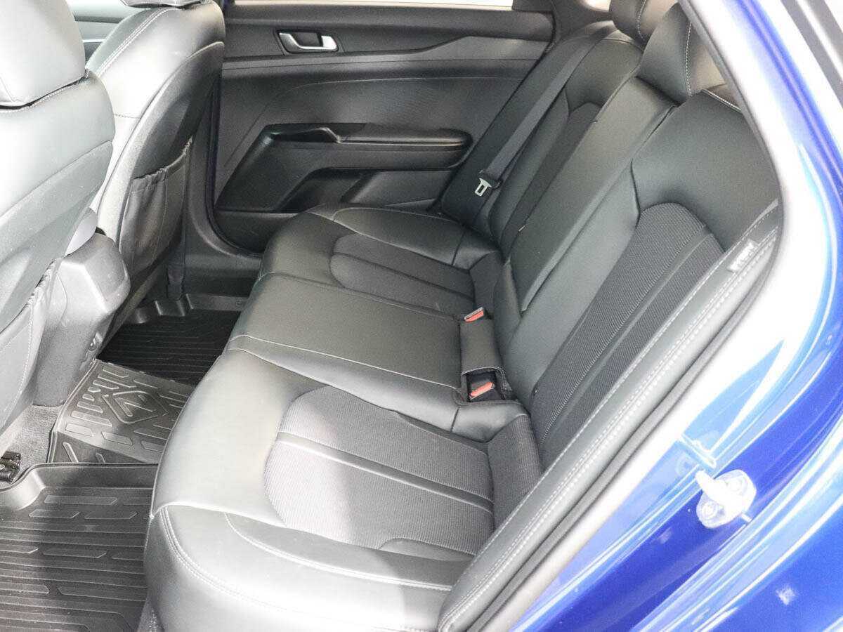 Купить Kia K5 с пробегом. Фото: #10