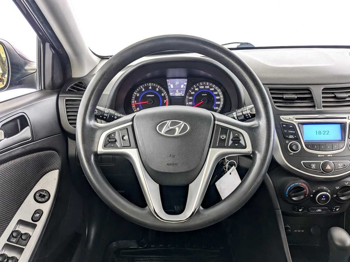 Купить Hyundai Solaris с пробегом. Фото: #16