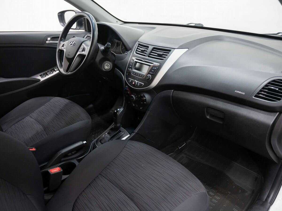 Купить Hyundai Solaris с пробегом. Фото: #11
