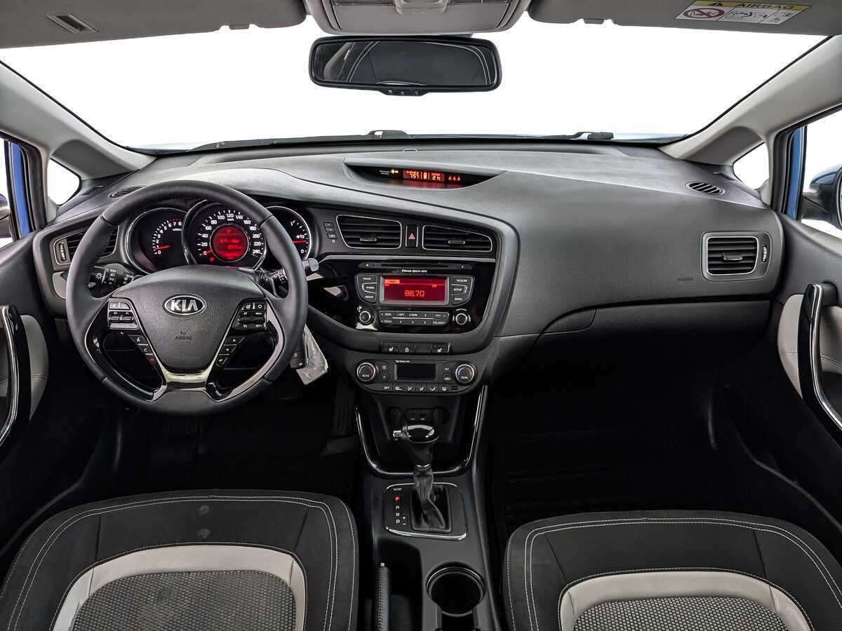 Купить Kia Ceed с пробегом. Фото: #9