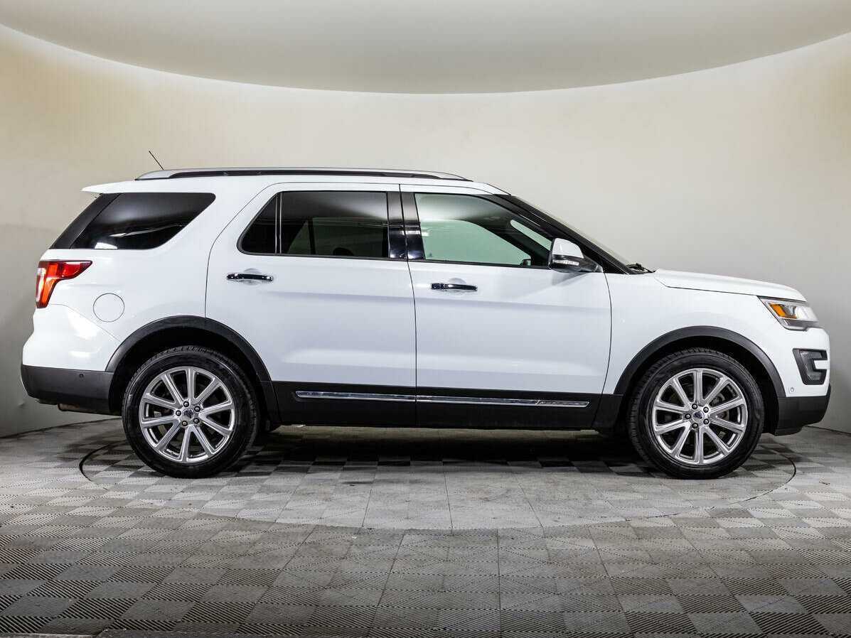 Купить Ford Explorer с пробегом. Фото: #3
