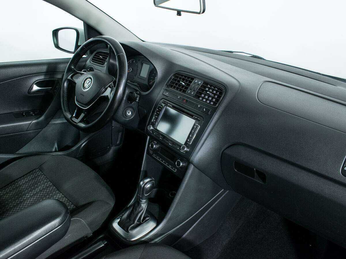 Купить Volkswagen Polo с пробегом. Фото: #8