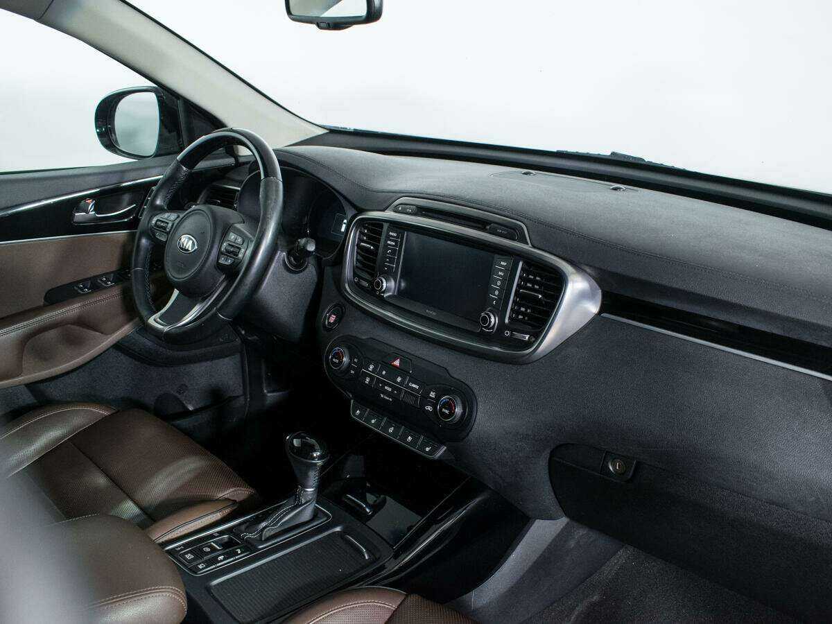 Купить Kia Sorento с пробегом. Фото: #8