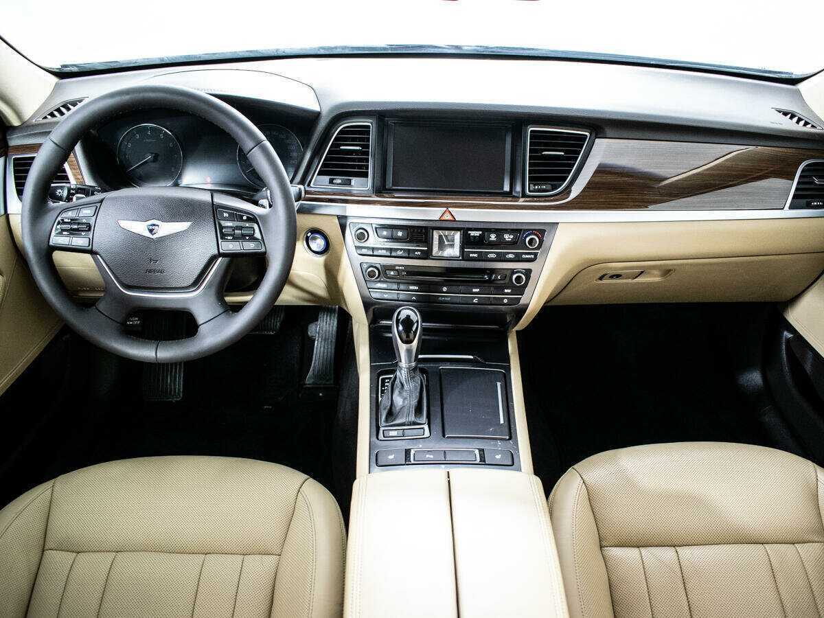 Купить Hyundai Genesis с пробегом. Фото: #12