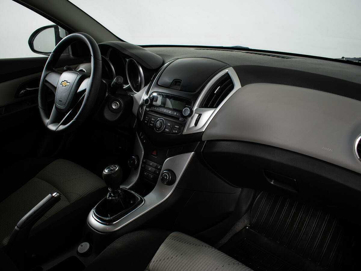 Купить Chevrolet Cruze с пробегом. Фото: #8