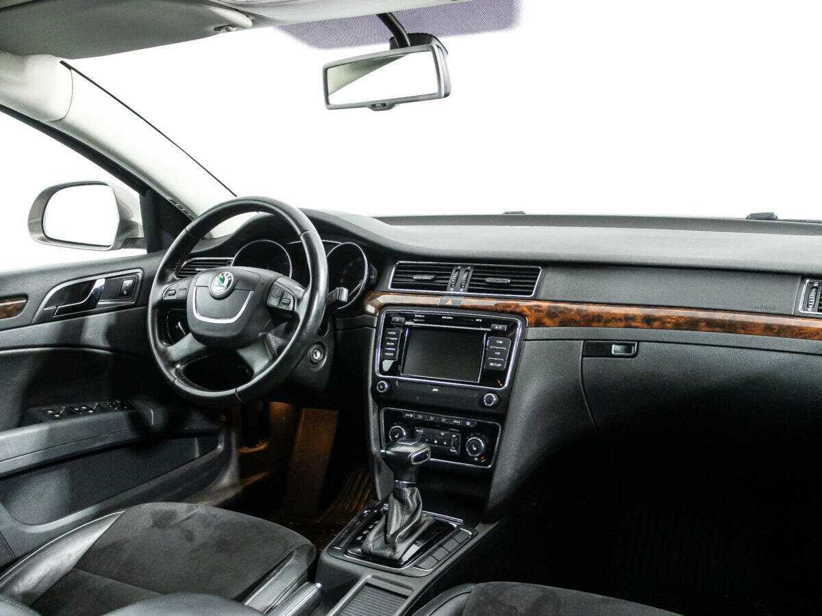 Купить Skoda Superb с пробегом. Фото: #8
