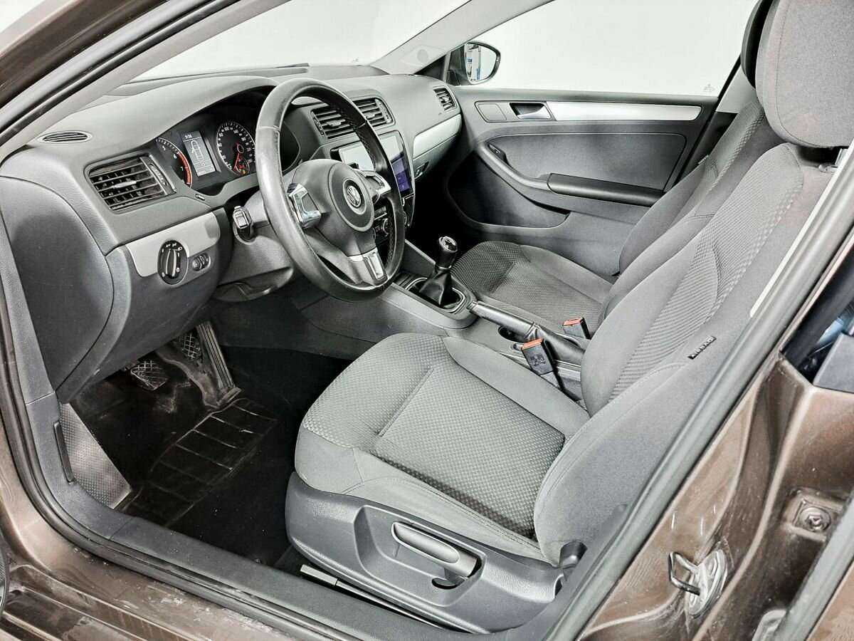 Купить Volkswagen Jetta с пробегом. Фото: #12