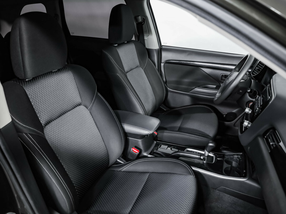 Купить Mitsubishi Outlander с пробегом. Фото: #20