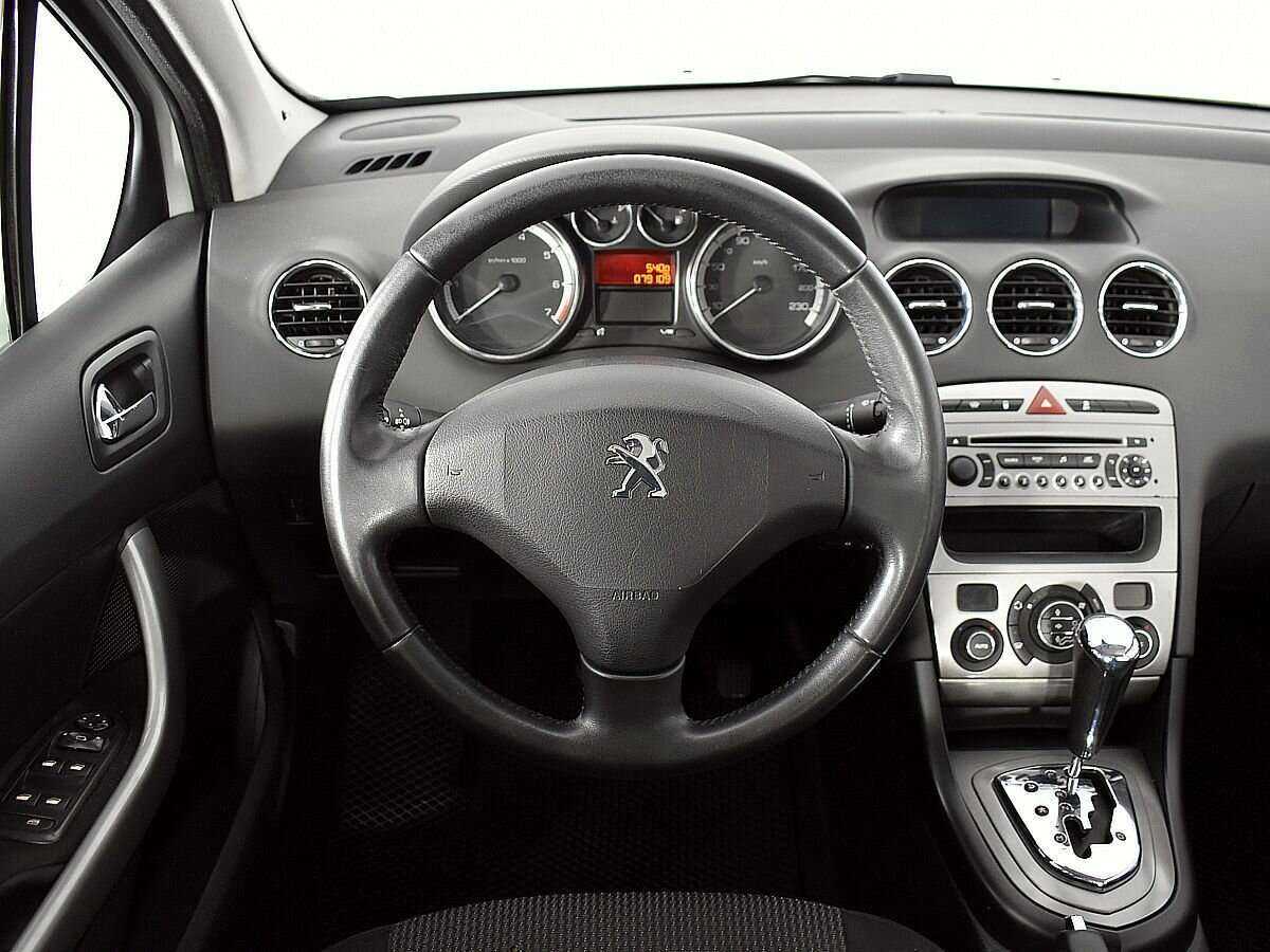 Купить Peugeot 408 с пробегом. Фото: #10