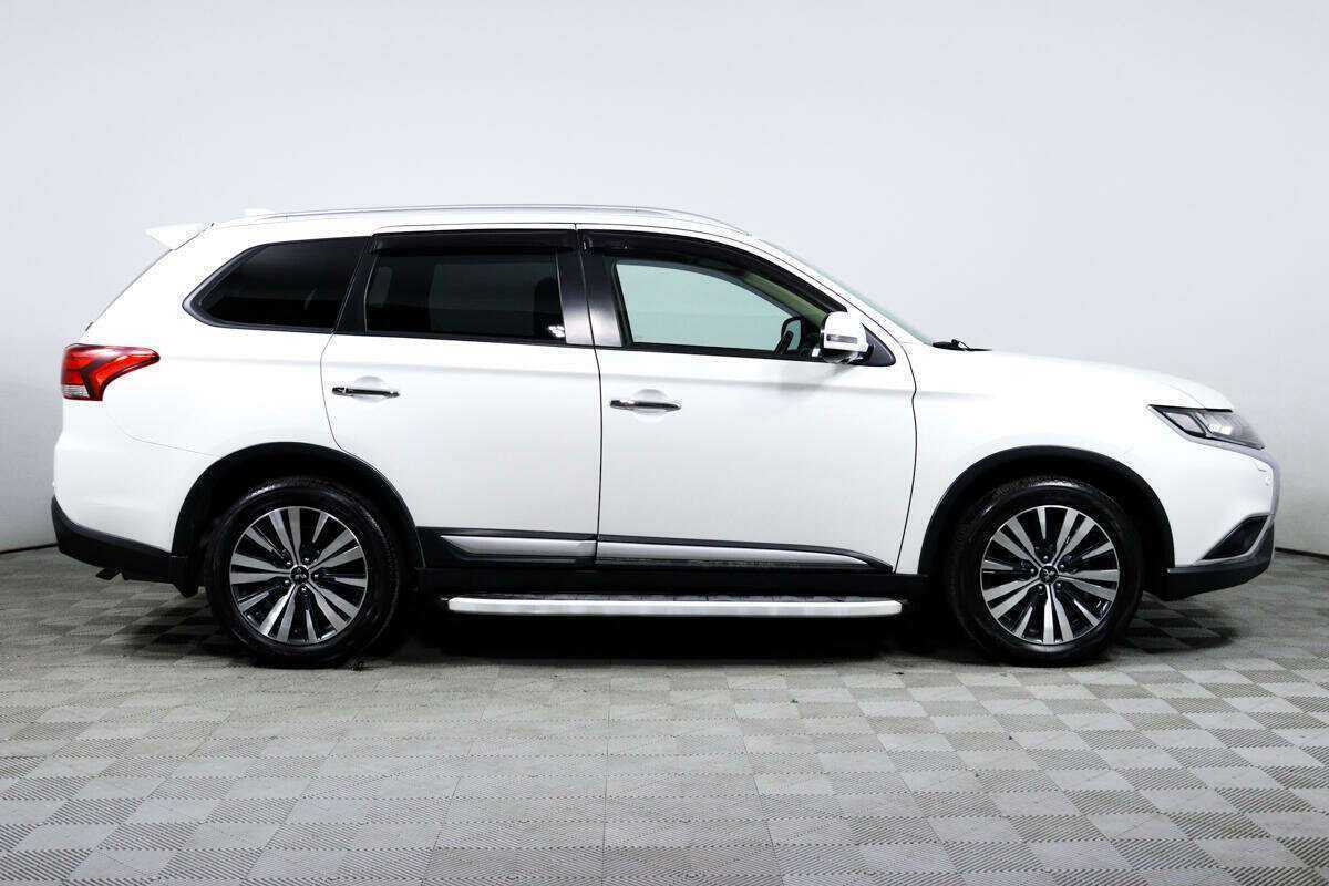 Купить Mitsubishi Outlander с пробегом. Фото: #3