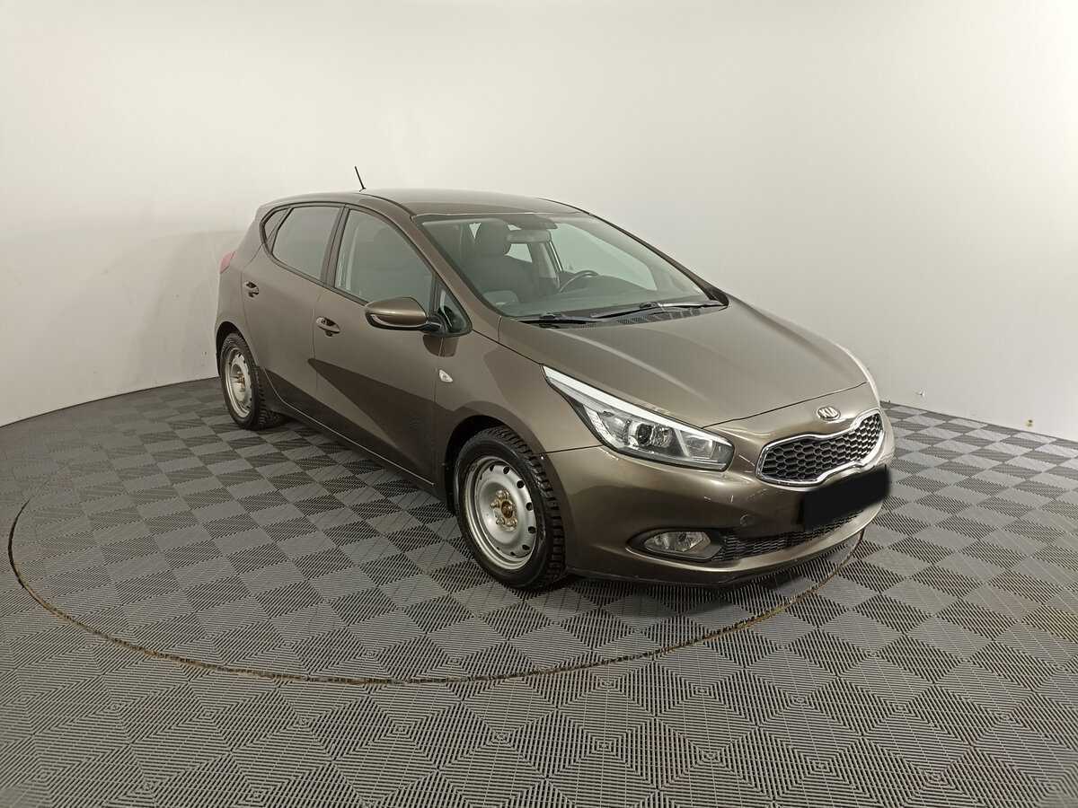 Купить Kia Ceed с пробегом. Фото: #2