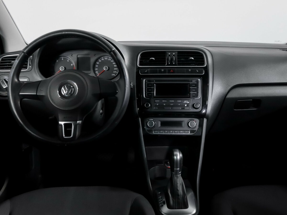 Купить Volkswagen Polo с пробегом. Фото: #8