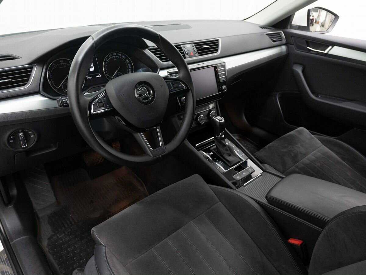 Купить Skoda Superb с пробегом. Фото: #7