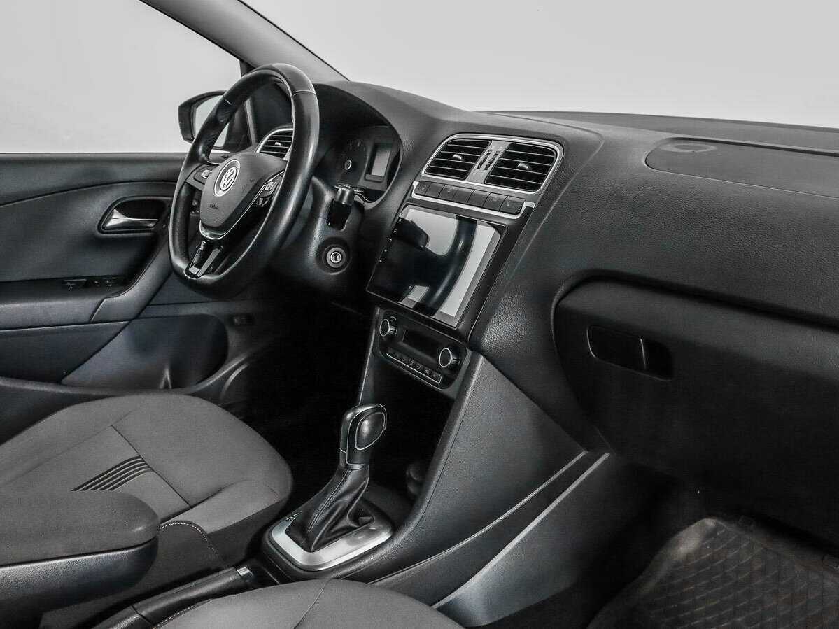 Купить Volkswagen Polo с пробегом. Фото: #10