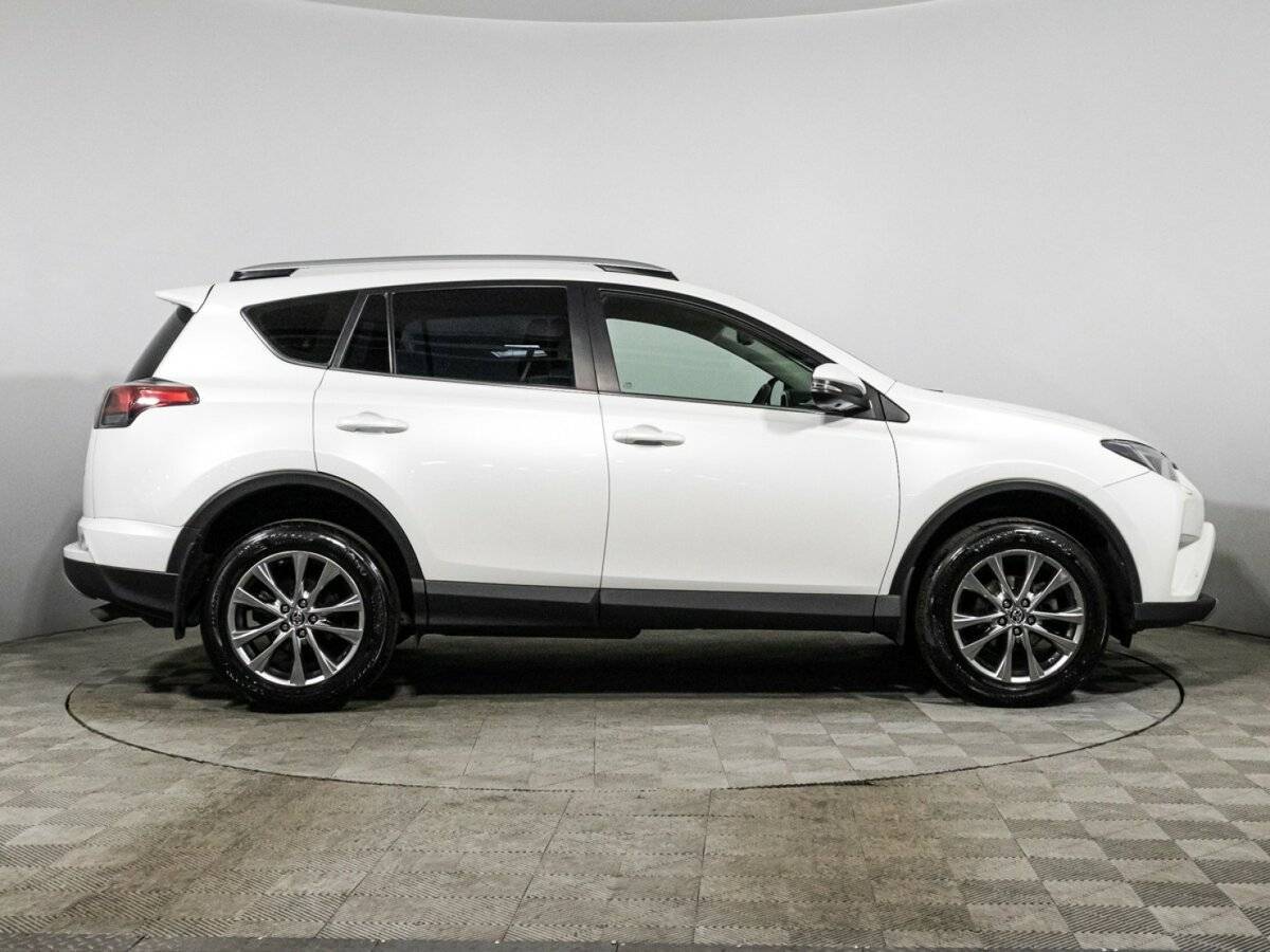 Купить Toyota RAV4 с пробегом. Фото: #3