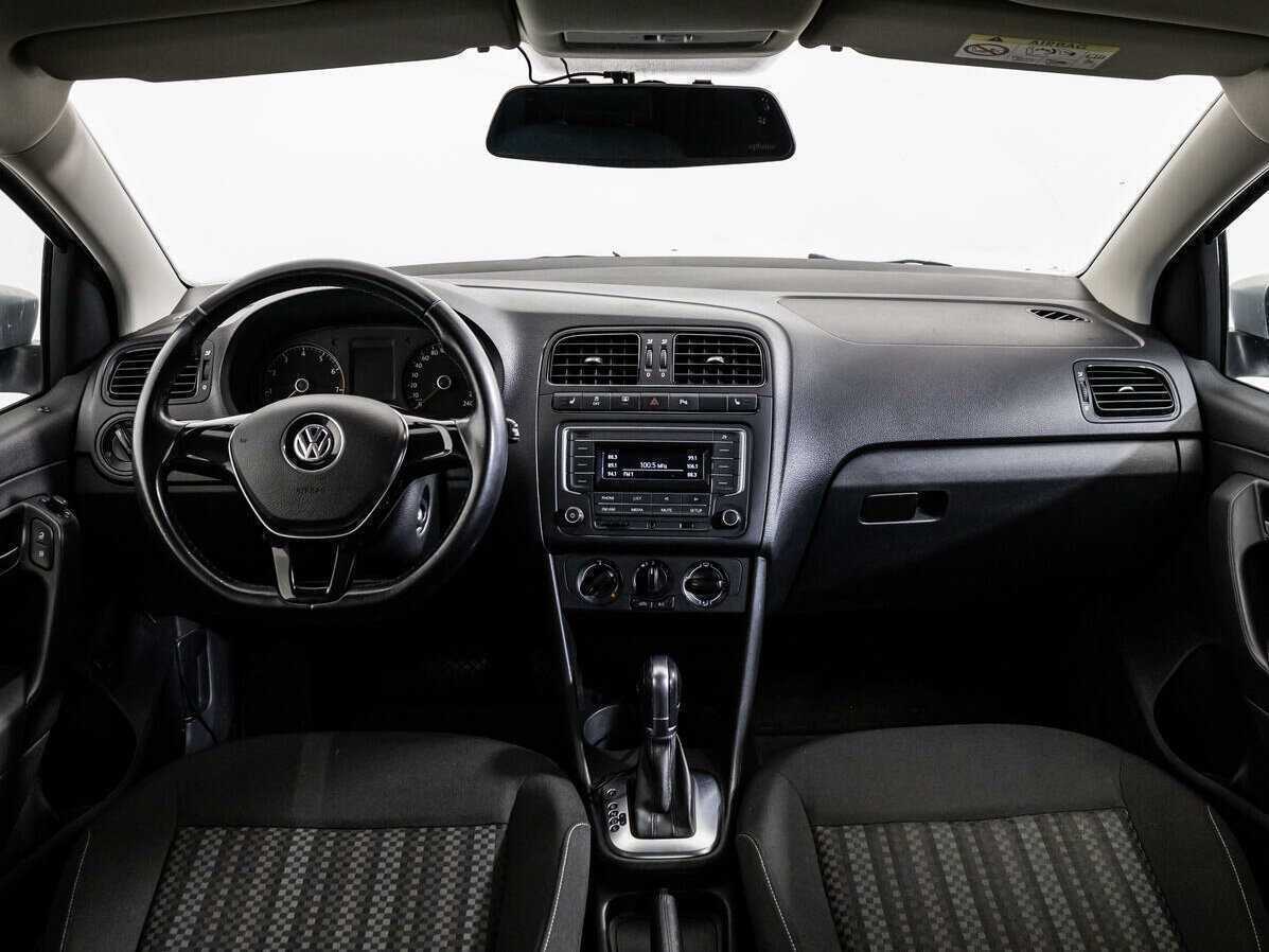 Купить Volkswagen Polo с пробегом. Фото: #12